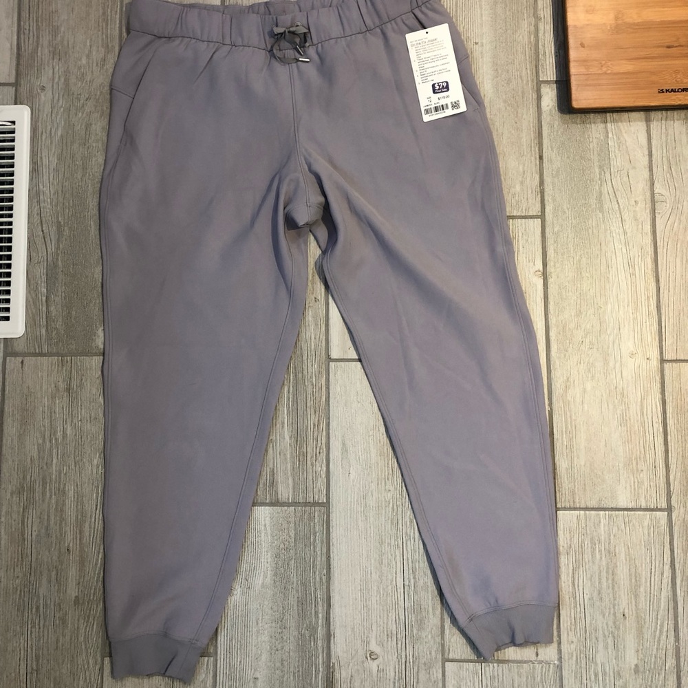 Lululemon On the Fly Jogger